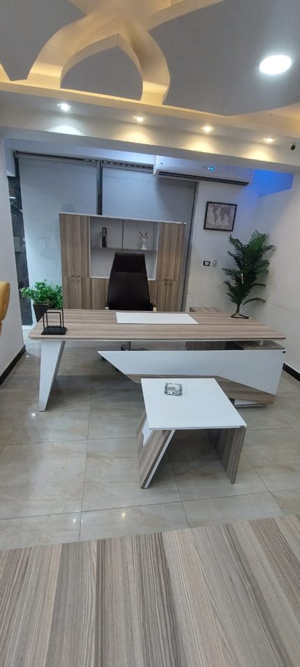 مكتب مدير (EN)